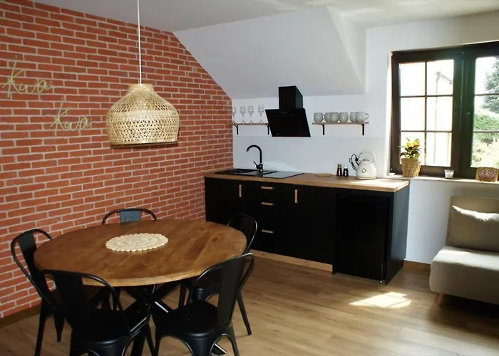 Jaskolcze Gniazdo Polwiosek Stary